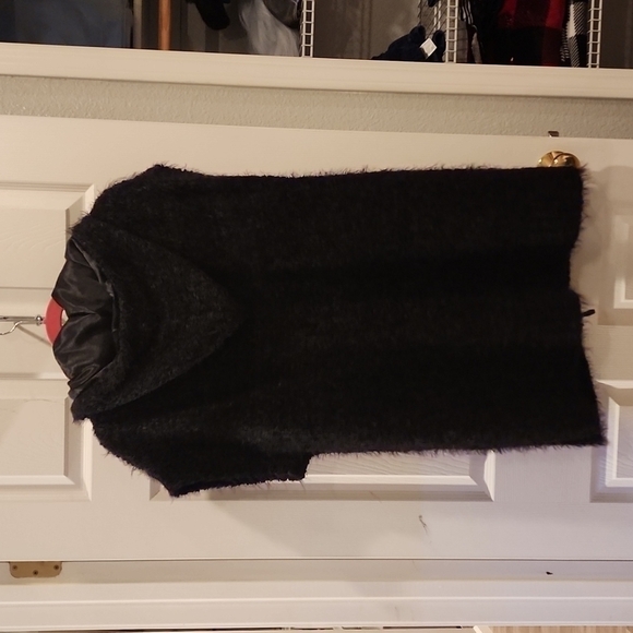 EVY'S Tree Hooded Fuzzy Sweater - Picture 6 of 10